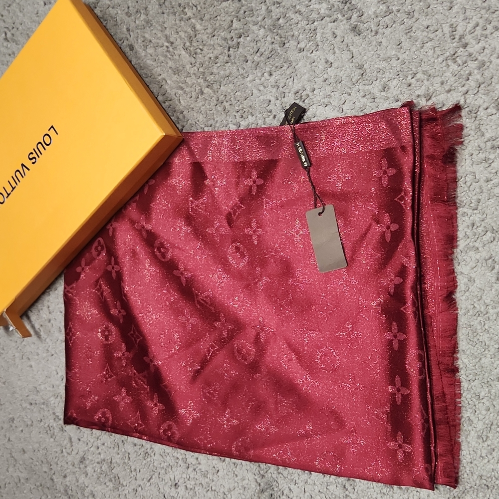 Brand New Louis Vuitton sparkly scarf